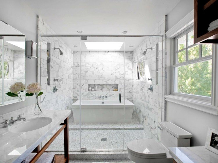 levande-idéer-för-badrum-marmor-vitt-trä-accent-våt-cell-badkar