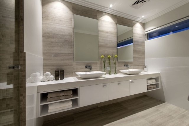 Living-idéer-för-badrum-skickligt placerade-badrum-lampor-vägg-speglar