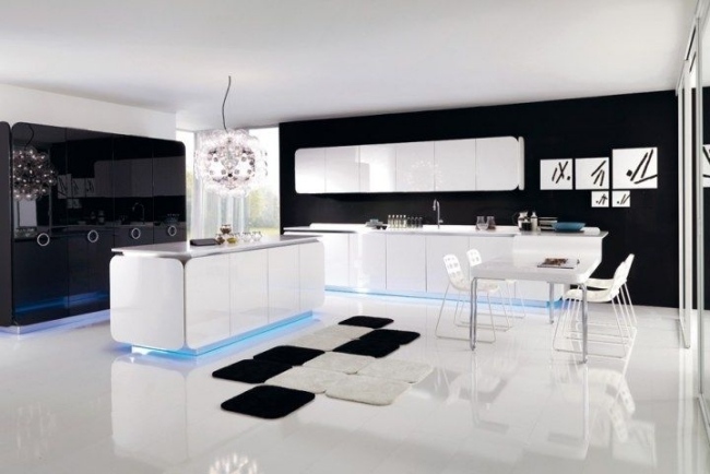 Strålande kök IT IS-euromobil svartvitt färgschema, högteknologisk matta