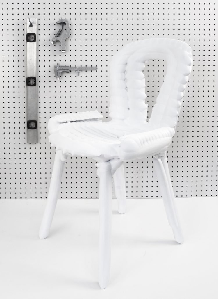 3d-tryckning-möbler-design-stol-vit-skum-volym