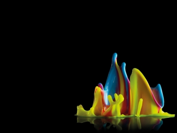 Slowmotion färgskulptur modern konst Väck färg till livets färgmusik