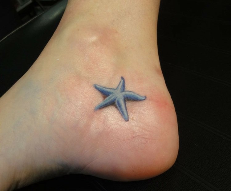 3d-tatuering-små-hoes-fot-design-sjöstjärnor-ljusblå