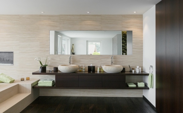 3D-vägg-design-sten-badrum-beige-bänkskiva-runt-spegel-skåp