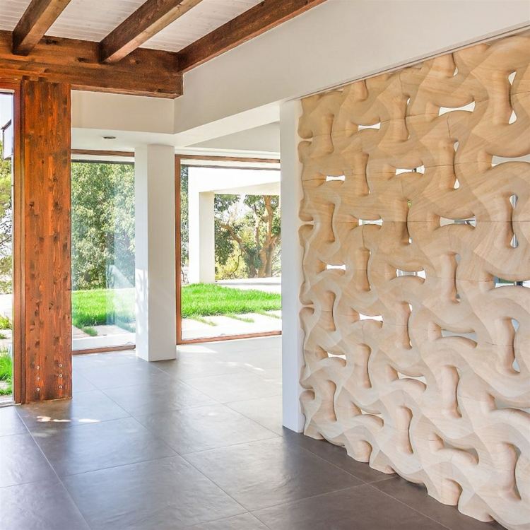 3D-vägg-design-sten-interiör-land-hus-rumsavdelare-beige-massivt trä-element
