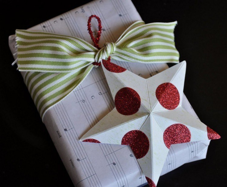 julstjärna-tinker-idéer-gåvor-hängen-dekor-papper