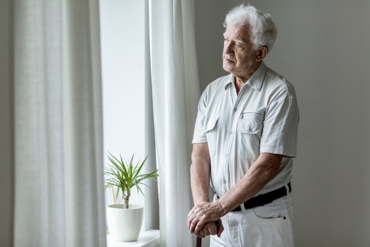 Parkinsons symptom - Blandning i gång och darrningar är typiska kännetecken