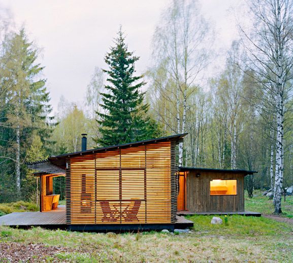 naturmaterial-träkonstruktion-hus-skog