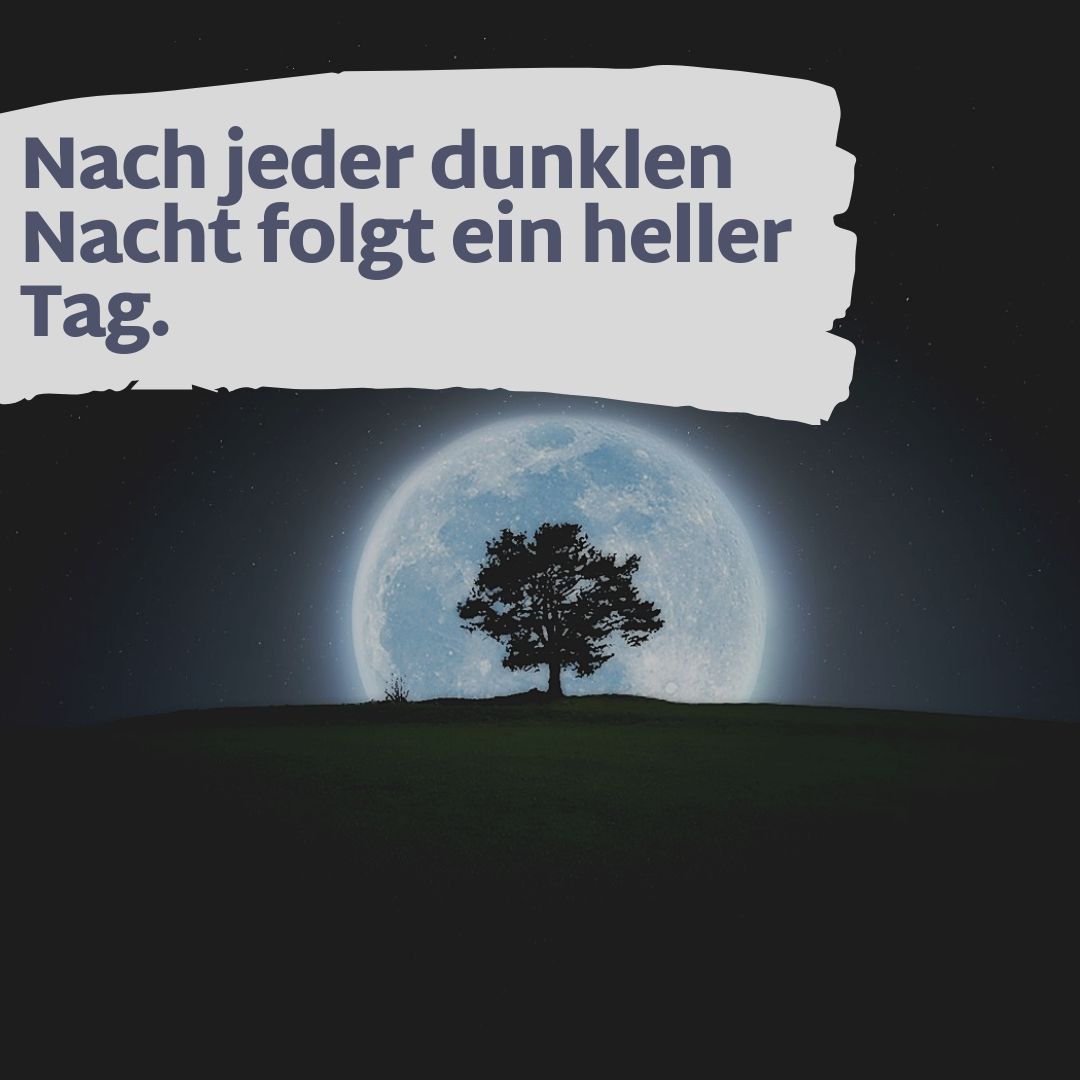 Bra, uppmuntrande ord med måne och träd på en kulle som bakgrund