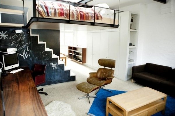 Loft-säng-för-vuxna-maisonette-relax-stol-läder-svart-bord