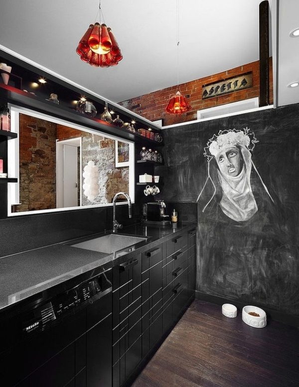 modernt-svart-kök-rostfritt stål-beslag-vägg-svarta tavlor-målningar-konstnärligt