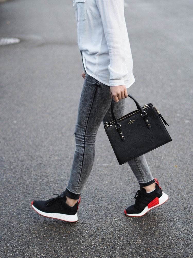 Adidas sneaker NMD -kollektion svartgrå jeans