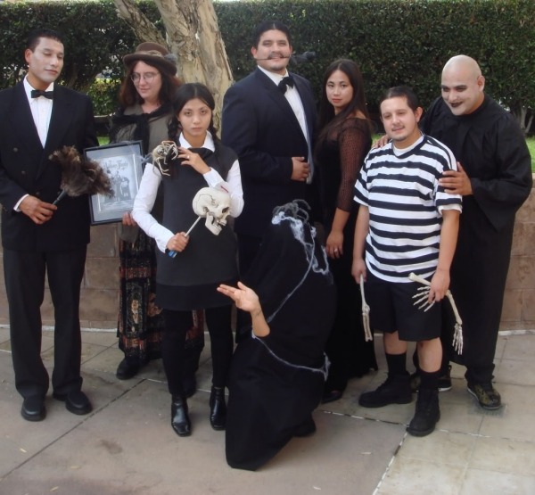 familj adams halloween smink tips kostym idéer från skräckfilmer