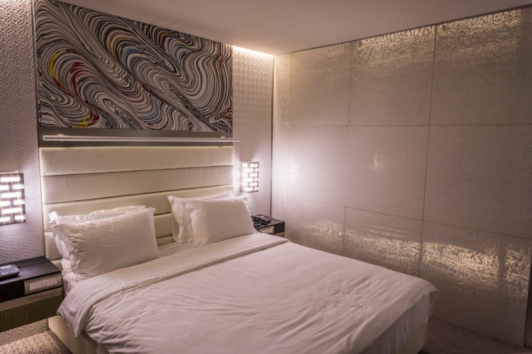 Väggbelysning-idéer-sovrum-vägglampor-sängbord-led