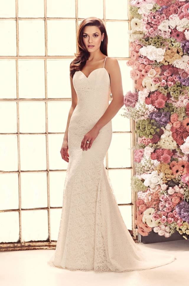 elegant-spets-klänning-med-älskling-halsringning-tunna-remmar-brud-mode-2014