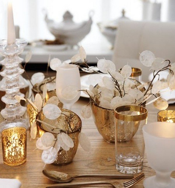 Juldekoration-gör-det-själv-bordsdekoration-gyllene-ljusstake