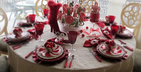extravagant-röd-bord-dekorationer-jul