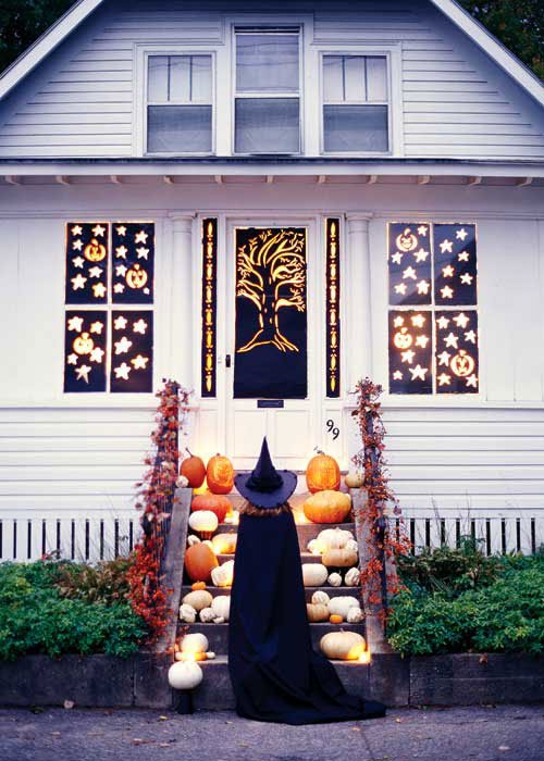 dekorationer halloween fasadidéer häxpumpor
