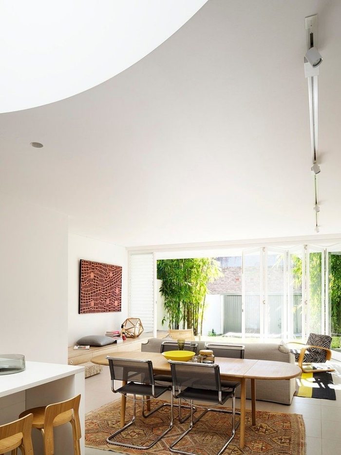 modern-interiör-design-loft-stil-lägenhet-matbord-massivt trä-utdragbar