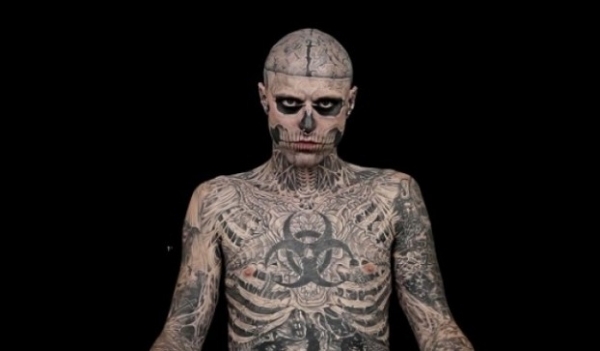 Zombie Make Up-för Halloween-Rick Genest-zombie pojkens tatueringar skelett