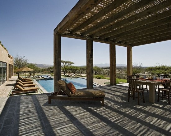 pergola trä terrass pool solskydd matplats