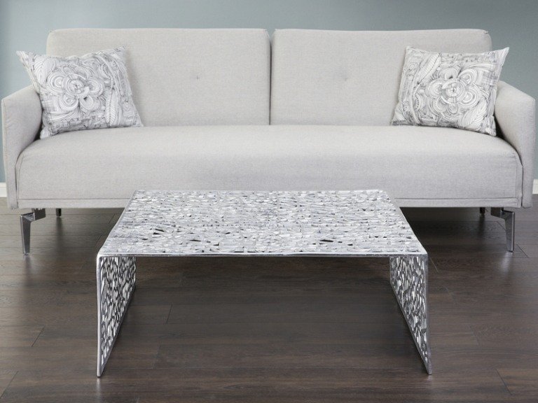 design soffbord aluminium elegant mönster prydnad vit soffa