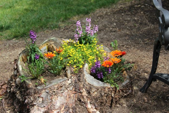 trädstam blomkruka äng blommor växter idé dekoration trädgård