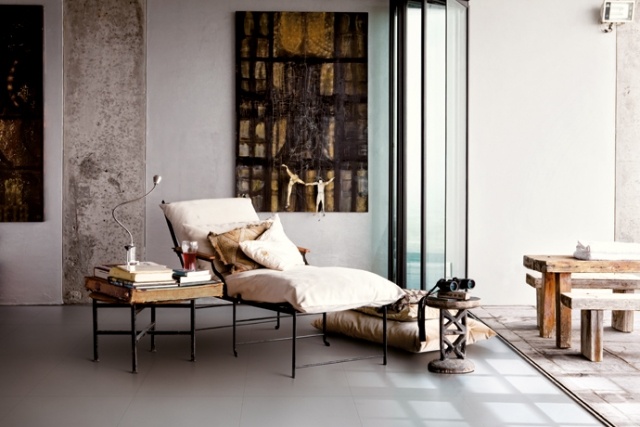 vardagsrum-golvplattor-matt-grå-vintage-möbler