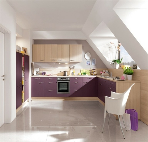 lila-kök-design-sluttande-takfönster