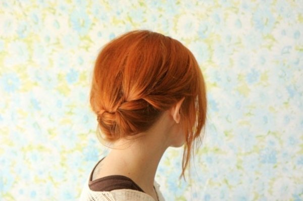 lös-updo-för-skolan-casual-open-strand-rött-hår
