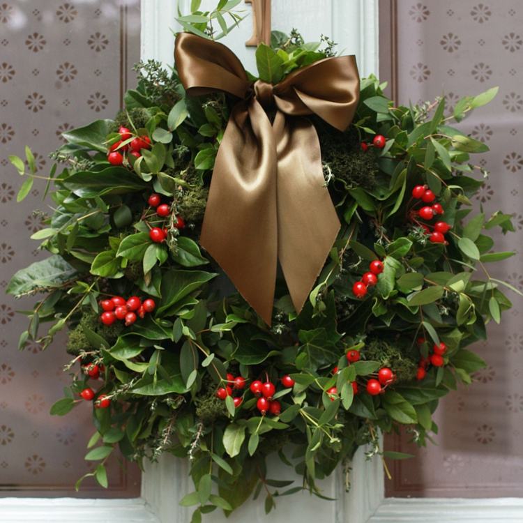 juldekoration idéer mistel dörr krans rosett brun siden tyg