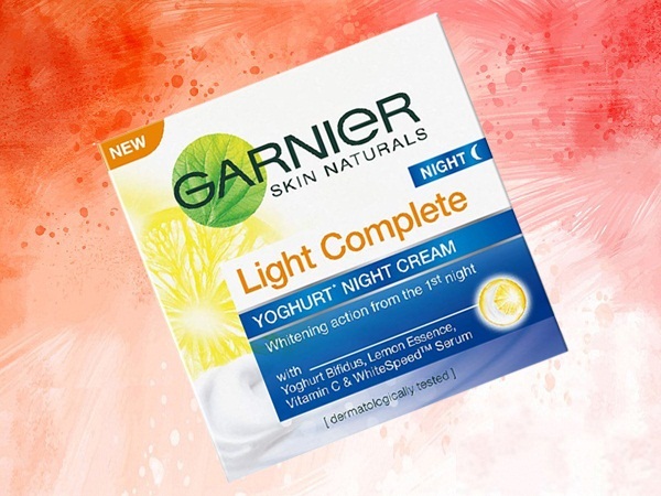 Garnier Skin Naturals Light Complete yövoide