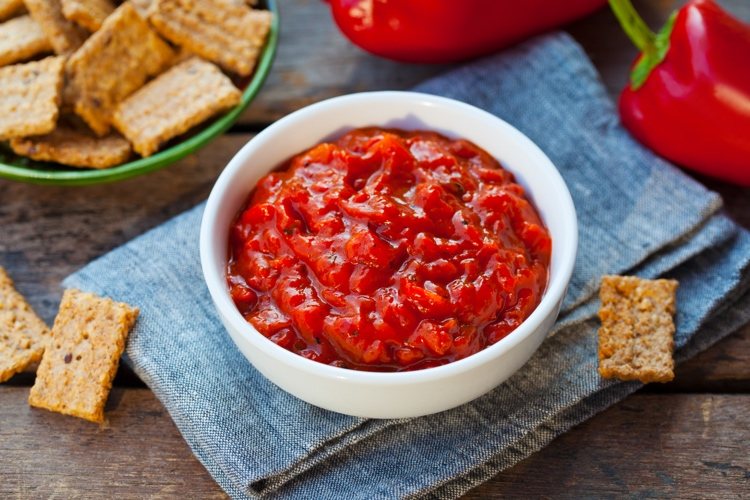 Pastasås med låg histaminhalt gjord av ugnsbakad rödpeppar