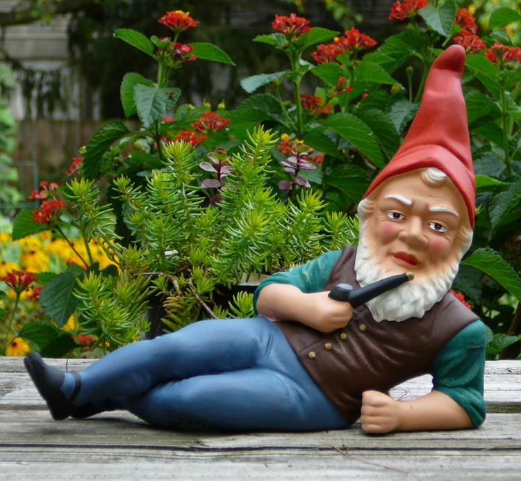 trädgård design trädgård gnome kitschy idé dekorationer tips