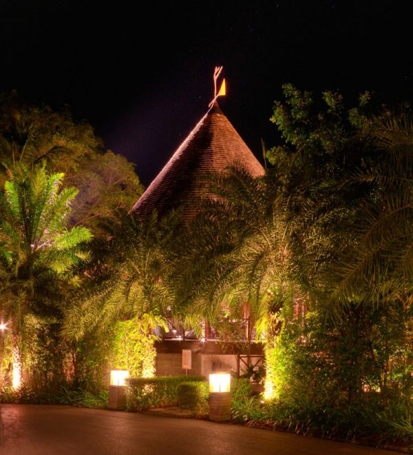 5 -stjärnigt hotell i Phuket Indigo Pearl nattbelysning