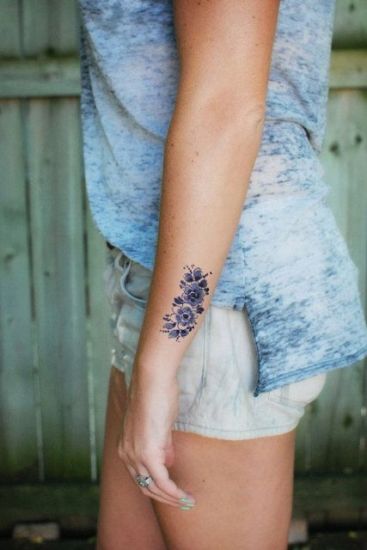 Χέρι προσωρινά τριαντάφυλλα τατουάζ