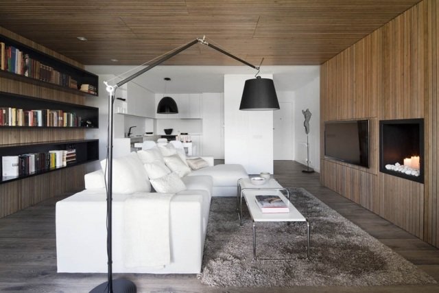 vardagsrum-rent-vitt-sittmöbler-mysig-väggbeklädnad-träpaneler