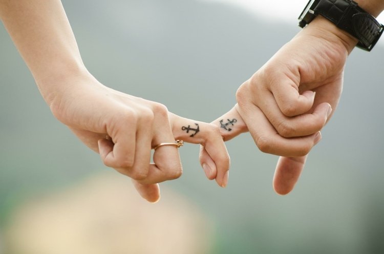 tatueringsidéer för par ankare-maritim-stopp-symbol-män-kvinnor