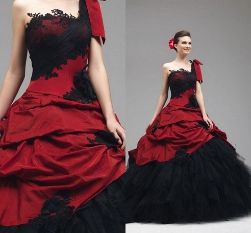Μαύρο και κόκκινο βελούδινο νυφικό φόρεμα