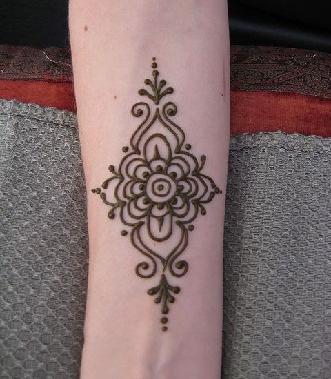 Ινδικά σχέδια Henna για αρχάριους