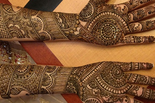 Lines Pattern Indian Mehndi Design