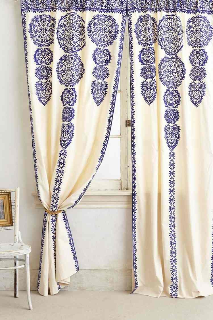 orientaliska levande idéer-levande tillbehör-modern-eklektisk-möblering-gardiner-blå-vit-marrakesh