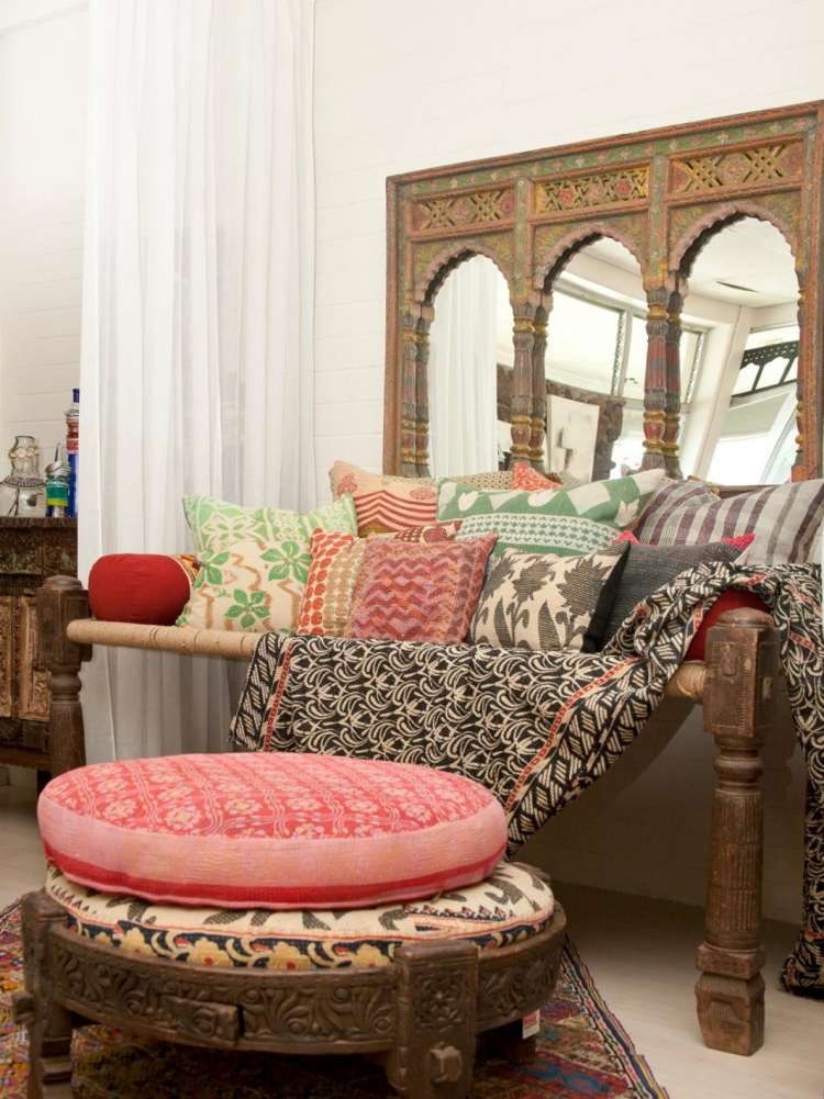 orientaliska-hem-idéer-hem-tillbehör-ottomanska-bänk-kuddar-tyger-mönstrade kuddar