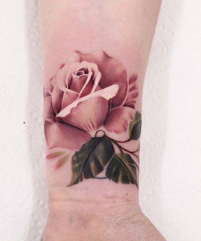 Σχέδια τατουάζ ροζ τριαντάφυλλο για κορίτσια