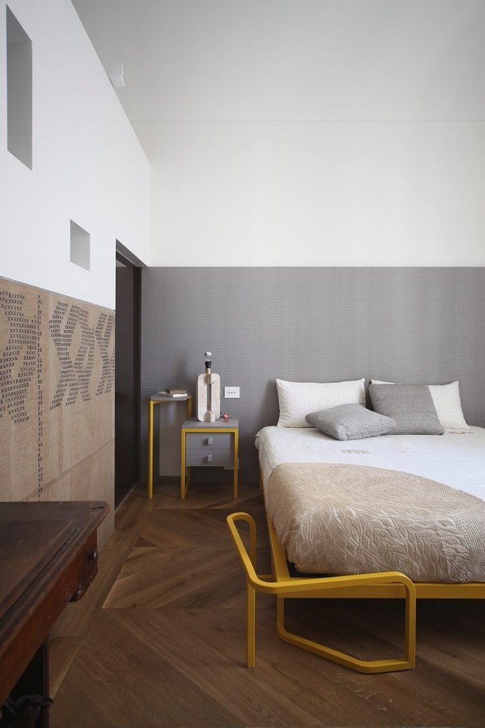 ovanliga-sovrum-möbler-sängbord-säng-ram-metall-gul-prydliga-accenter