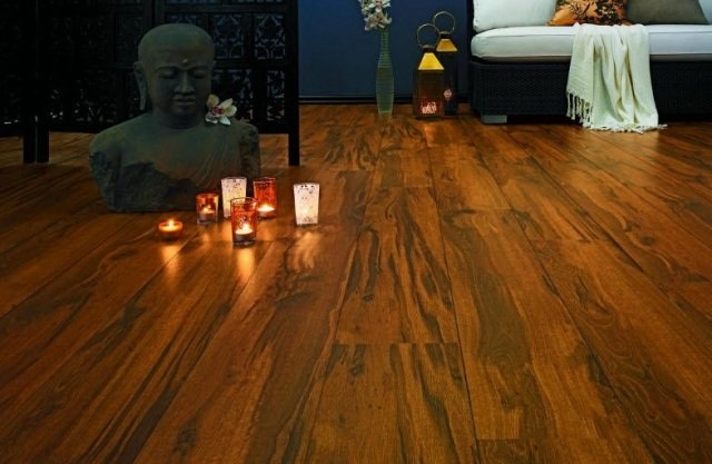 laminatgolv ek trä optik buddha staty ljus tilldela