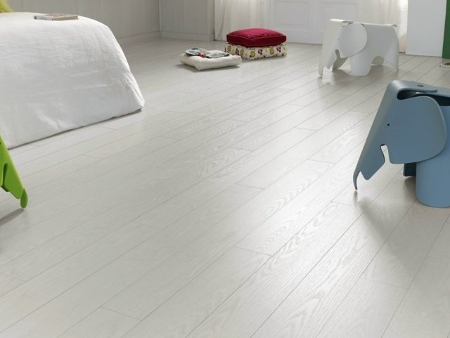laminatgolv vit idé barnrum deco golvkuddar LEGNOPAN