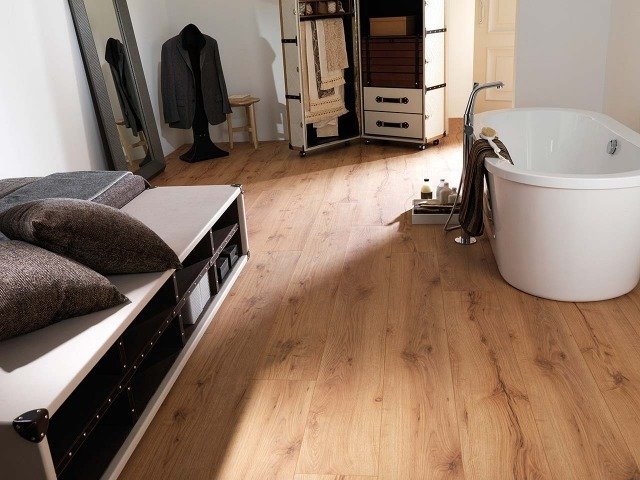 Porcelanosa laminatidéer sovrum ljust badkar
