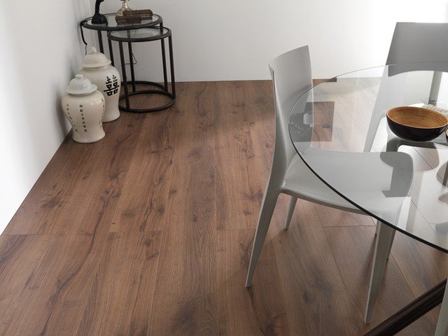 Laminerat golv matplats äkta trä ser Porcelanosa