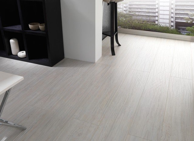 ljus laminatgolv design Porcelanosa vita toner