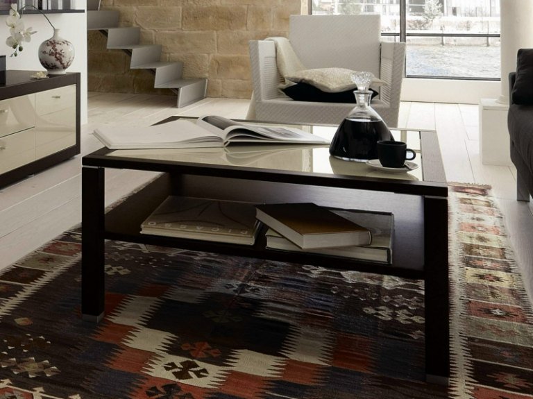 modernt vardagsrum soffbord trä ct 10 huelsta matta fåtölj